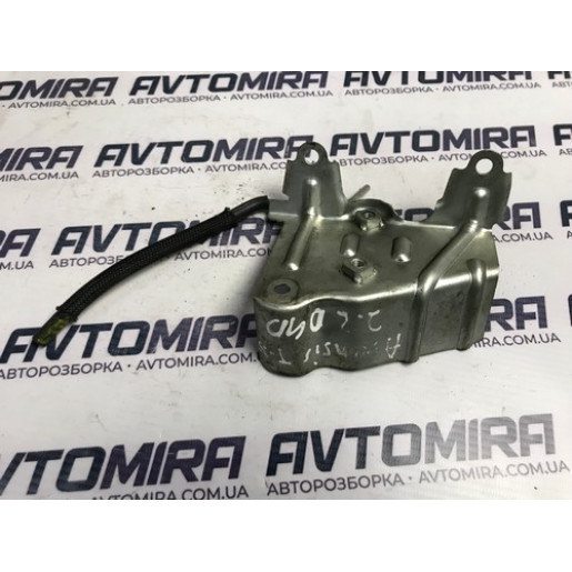 Кронштейн клапана турбіни Toyota Avensis T25 2.2 D-4D 2003-2008 2586126010